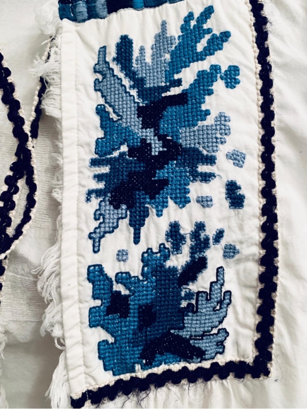 Zara White Top with Blue Embroidered Detail - Picture 9 of 13